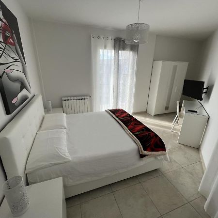 Casa Vacanze Le Tre Scimmiette Paterno  Eksteriør bilde