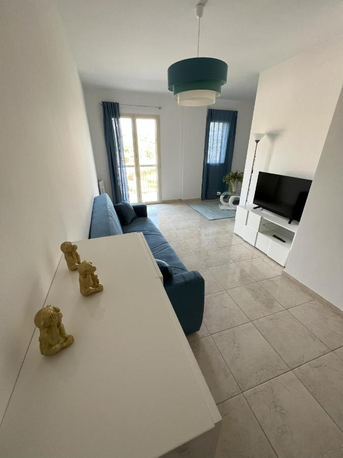 Casa Vacanze Le Tre Scimmiette Paterno  Eksteriør bilde
