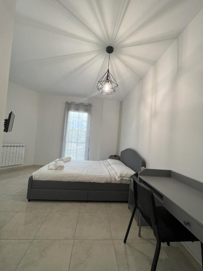 Casa Vacanze Le Tre Scimmiette Paterno  Eksteriør bilde
