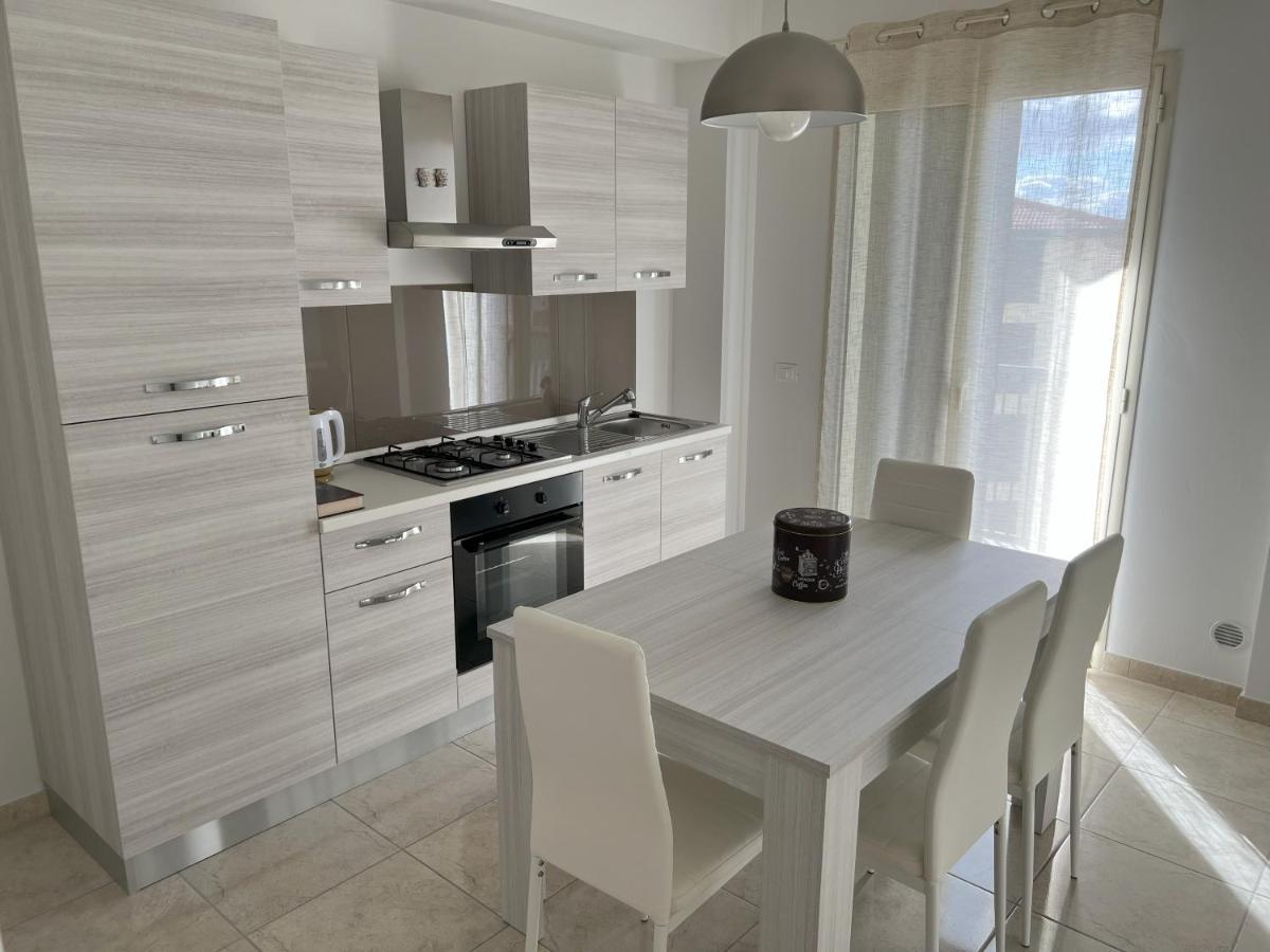 Casa Vacanze Le Tre Scimmiette Paterno  Eksteriør bilde